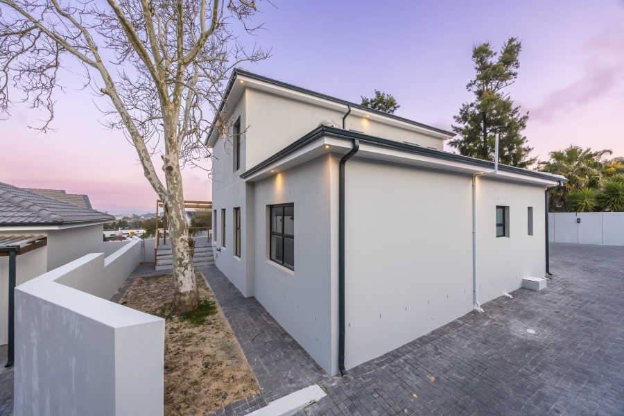 4 Bedroom Property for Sale in Aurora Western Cape